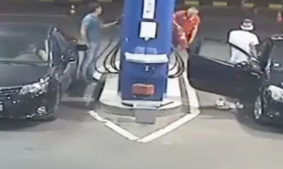 ガソリンスタンドで喫煙する給油客に店員が対応